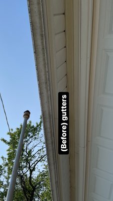 New home owners wanted a deep clean for their concrete - New home owners bought this property in July of 2021 and wanted us to come out and deep clean their garage , driveway and walkway area! Walk in appointment and finished job same day in under 3 hours ! Congratulations on the new home!