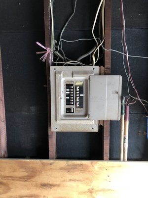 Service change - Removed the existing 100 amp and installed a new 200 amp service panel, meter socket and wiring. Service change - Removed the existing 100 amp and installed a new 200 amp service panel, meter socket and wiring.