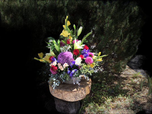 Weddings - We choose from the freshest colorful flowers available.