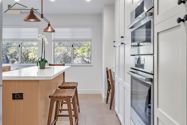 Kitchen Remodel in Stanford, CA - This kitchen remodel in Stanford, California showcases refined elegance and timeless craftsmanship. This remodel blends modern function with classic form, reflecting relaxed elegance. Kitchen Remodel in Stanford, CA - This kitchen remodel in Stanford, California showcases refined elegance and timeless craftsmanship. This remodel blends modern function with classic form, reflecting relaxed elegance.
