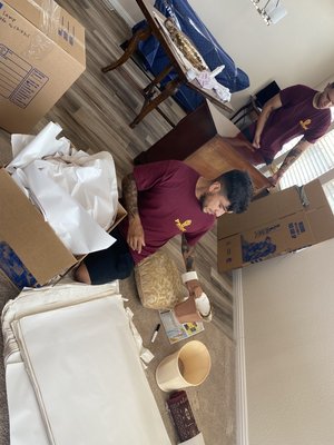 Packing arts - Packing service. Packing arts - Packing service.