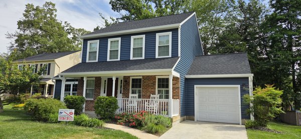 Roof and Siding Jobs - Colonial Roofing Company Prioritizes Workmanship and attention to detail! Give us a call 410-729-3550 set up an appointment for a free estimate to make your house look brand new! Ask us about our complete roof and siding discount.