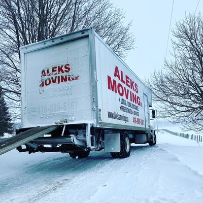 Moving on Snow day. 
You can rely on us at any given moment. - Moving in the snow. 
Bad weather moving call us to get the job done.