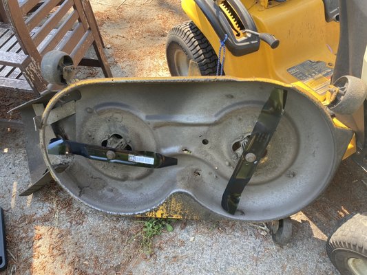 Blade Change on a Cub Cadet - Install of a brand new deck belt & blades! Blade Change on a Cub Cadet - Install of a brand new deck belt & blades!