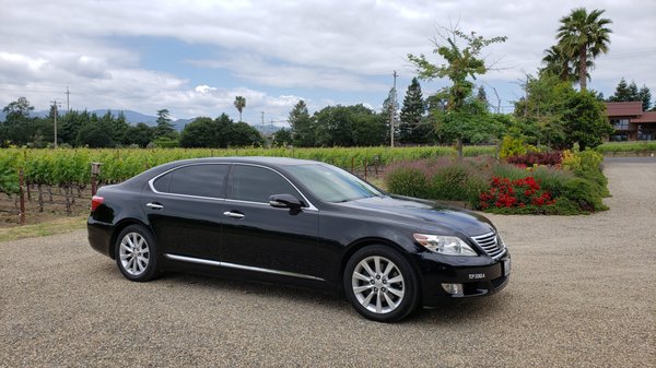 Napa Limo Service - Private tours through out Sonoma and Napa Valley. Napa Limo Service - Private tours through out Sonoma and Napa Valley.