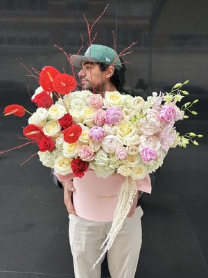 Valentines Day flowers - Make this Valentine’s Day unforgettable with a luxury floral arrangement designed to wow. Place your order today in our website.
Premium roses, lush blooms, and elegant presentation — created by our designers with love and intention.
Available for delivery or pickup. Limited availability