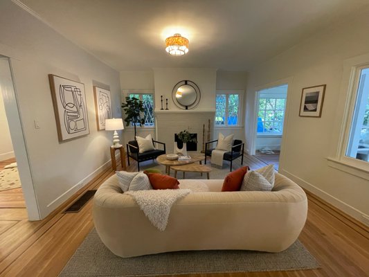 HILLEGASS - This lovely home just a walk away from the University of California Berkeley was painted from both Exterior and interior along with cabinets