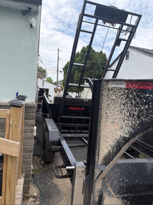 Columbus 14 Yard Bin - This was a squeeze of a drop getting in and out of this driveway!
