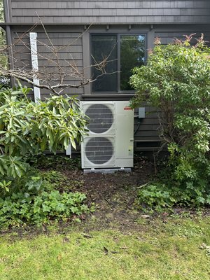 Mitsubishi Smart Multi 3 ton Heat Pump Installation - Mitsubishi Smart Multi 3 ton heat pump installation. Zoned application all wall mounted mini split head units. Mitsubishi Smart Multi 3 ton Heat Pump Installation - Mitsubishi Smart Multi 3 ton heat pump installation. Zoned application all wall mounted mini split head units.