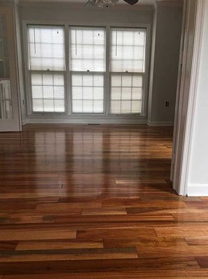 Hardwood Flooring - Hardwood is a long-lasting, timeless flooring choice in any home. Hardwood flooring adds character, color, and visual interest to your home, while also raising the value of your property. But with so many options to choose from, it can be hard to decide which flooring is right for your needs.

Floor Advisor in Leesburg, VA, is more than just another flooring company. We’re there for you through every step of the process from flooring selection to installation. We provide comprehensive consultation services that assess the unique needs of your home, including your budget, décor choices, and the lifestyle of you and your family.