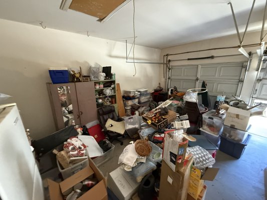 Pre-Sale Property Cleanout (No Money Out of Pocket) - The seller needed everything cleared out before handing the home over to the buyer. We took care of the entire cleanout so the house was ready to go.

Even better—no upfront cost. We worked with escrow and got paid from the home sale, so the seller didn’t have to come out of pocket.