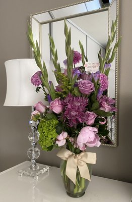 Floral arrangements for any occasion. - Fresh flowers, permanent botanicals, orchids, house plants, and succulents. Floral arrangements for any occasion. - Fresh flowers, permanent botanicals, orchids, house plants, and succulents.