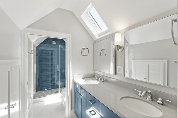 Modern Blue & White  Master Bathroom in the Attic Floor - Modern Blue & White Master Bathroom in the Attic Floor