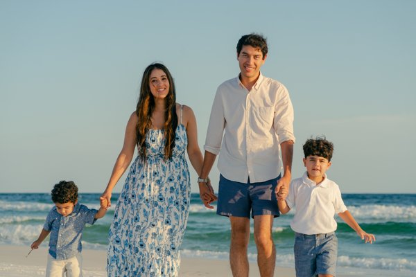 Sara's family - Beautiful photo session of the beautiful Sara family. To book the same photoshoot! Sara's family - Beautiful photo session of the beautiful Sara family. To book the same photoshoot!