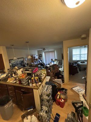 Cleaning 1 bd,1Bth,1ktch, 1 living room, organize and packing stuff to be donate - Cleaning 1 bd, 1 bth, 1 kitchen, 1 dinning room, organize and packing stuff to be donate. Vacuum carpet Cleaning 1 bd,1Bth,1ktch, 1 living room, organize and packing stuff to be donate - Cleaning 1 bd, 1 bth, 1 kitchen, 1 dinning room, organize and packing stuff to be donate. Vacuum carpet