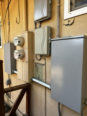 100 amp Outdoor panel replacement - Outdoor panel replacement for two dwelling units 100 amp Outdoor panel replacement - Outdoor panel replacement for two dwelling units