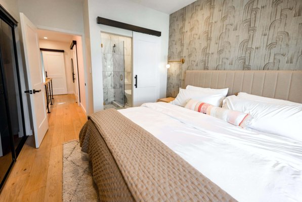 Deep Cleaning - 3 Bedroom - 2 bathroom - Marvel Maids excelled in a 3BR/2BA deep clean, leaving it spotless! We tackled stubborn grime, sanitized surfaces, and revived high-traffic areas. Experience our top-notch cleaning magic!