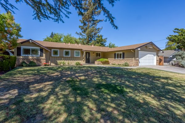 Sold Listing in Walnut Creek, CA - Sellers found next home first and decided to sell their current home. We prepared the house promptly while they were still living in the house, and sold very quickly. They have successfully moved into their dream home subsequently. This home received multiple offers and sold $122,000 over asking in 7 days. My sellers saved $33,785 in real estate commissions! Sold Listing in Walnut Creek, CA - Sellers found next home first and decided to sell their current home. We prepared the house promptly while they were still living in the house, and sold very quickly. They have successfully moved into their dream home subsequently. This home received multiple offers and sold $122,000 over asking in 7 days. My sellers saved $33,785 in real estate commissions!