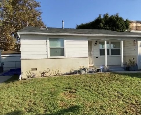 Dec 2020 Hawthorne house - This project had lots of little repairs to get done. We repaired all stucco cracks/holes, wood damage, caulking gaps, and window repair. We wrapped it up with a complete paint job from trim, gutters, stucco, and garage doors.