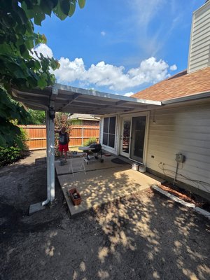 backyard patio cover and concrete demolition removal - this demolition project was needing to be updated. the 4 in thick concrete patio base was cracked from age and the patio cover was weathered and cracking. Dare-Wreck Removals to the rescue 1 day competition