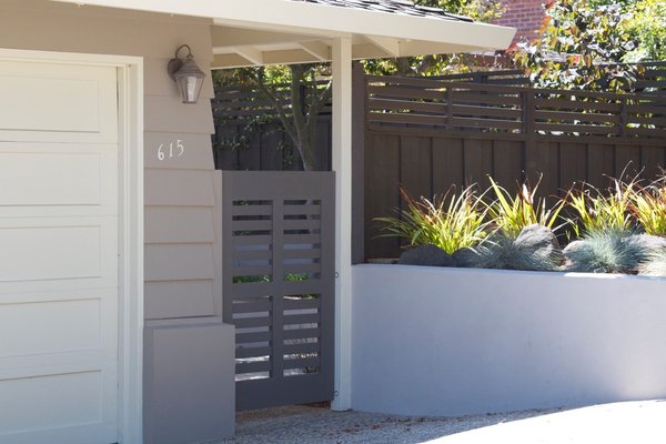 Contemporary Front Yard - Contemporary Front Yard
