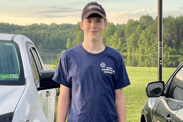 New Apprentice - 4th generation Blake Logan - New apprentice this summer. 4th generation Blake Logan working this summer before he starts 10th grade. Family business and the training starts early! New Apprentice - 4th generation Blake Logan - New apprentice this summer. 4th generation Blake Logan working this summer before he starts 10th grade. Family business and the training starts early!