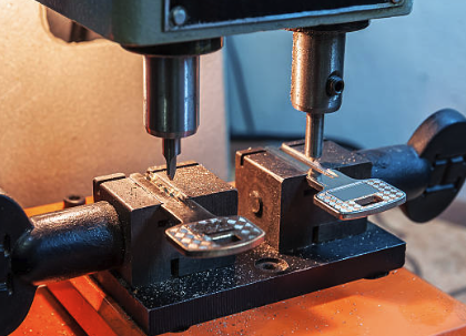 Key Duplication Services: Automotive, Commercial, Residential - We are professionally trained in a variety of methods from lock picking to lock bumping and will do anything to avoid damaging your door, or door lock. Once you gain access to your home, you might want to consider our re-keying service.
This relatively in-expensive solution will keep you safe in case your keys might have landed with the wrong people. Once locks re-keyed we will provide you with a new set of keys for your home on the spot.
Residential re-key service is also a great solution for home buyers. Once moved to your new home, we would defiantly recommend re-keying your exterior door locks to prevent previous homeowners and realtors from having access to your new place.
Our Extended mobile hours and full weekend schedule is conveniently offered to meet your schedule needs. Our pledge to our customers is to provide with the best security solution for your home, and since we are very reasonably priced, can find a solution for almost any budget. Looking to Change your lock, re-key, or repair it ? Key Duplication Services: Automotive, Commercial, Residential - We are professionally trained in a variety of methods from lock picking to lock bumping and will do anything to avoid damaging your door, or door lock. Once you gain access to your home, you might want to consider our re-keying service.
This relatively in-expensive solution will keep you safe in case your keys might have landed with the wrong people. Once locks re-keyed we will provide you with a new set of keys for your home on the spot.
Residential re-key service is also a great solution for home buyers. Once moved to your new home, we would defiantly recommend re-keying your exterior door locks to prevent previous homeowners and realtors from having access to your new place.
Our Extended mobile hours and full weekend schedule is conveniently offered to meet your schedule needs. Our pledge to our customers is to provide with the best security solution for your home, and since we are very reasonably priced, can find a solution for almost any budget. Looking to Change your lock, re-key, or repair it ?