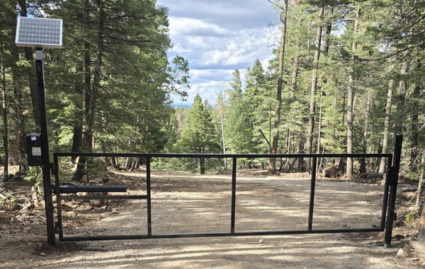 Big Dipper - Automatic gate operator on 4x16 gate Big Dipper - Automatic gate operator on 4x16 gate