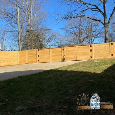 5ft Horizontal Alta Picket Fence - This customer loves the wood fence but wanted something a bit more modern so, we delivered! This Alta Picket fence is beautiful and complements the home nicely.