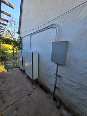 Franklin Whole Home Battery Installation - New 400 amp main electrical service with a Franklin whole home backup and solar storage battery system. Installed on the Westside of Santa Cruz Franklin Whole Home Battery Installation - New 400 amp main electrical service with a Franklin whole home backup and solar storage battery system. Installed on the Westside of Santa Cruz