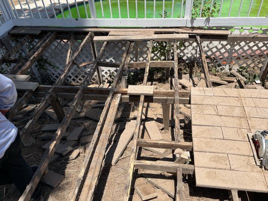 Trex deck - This remodel was done at the clients likely of it. They were very specific with a simple restoration ( just the frame and deck flooring ). They loved the outcome of the deck ! Trex deck - This remodel was done at the clients likely of it. They were very specific with a simple restoration ( just the frame and deck flooring ). They loved the outcome of the deck !