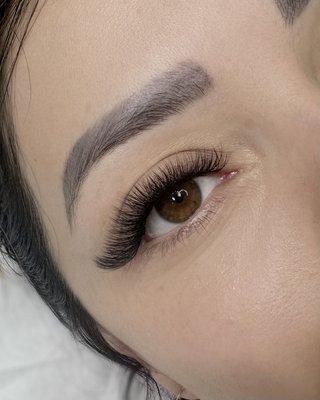 Glam Volume Set - This set is perfect for those birthday/holiday sets or those who prefer it a little more spicy. Glam volume consists of 5D-7D fans along the lash line providing a more dense and dark line in comparison to soft volume adding glamour to everyday wear