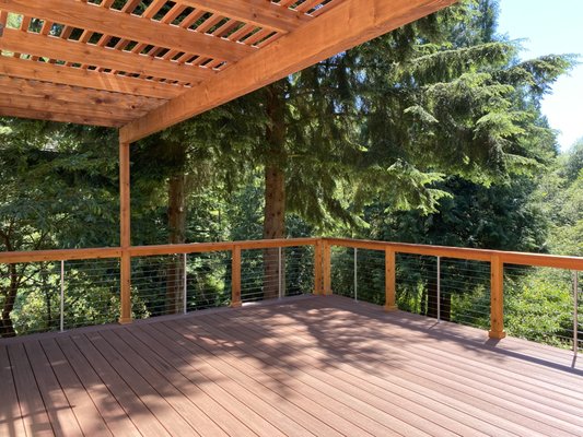 Sammamish Deck, Railing + Pergola - AZEK Vintage decking in English Walnut paired perfectly with a natural-stained cedar pergola. Our Sammamish customer also with a beautiful cedar & cable railing.