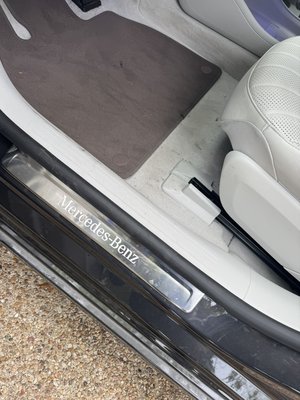 Before after Mercedes-Benz deep interior clean - Service Includes:
	•	Full interior vacuum with soft-bristle attachments
	•	Steam cleaning of vents, console, and door panels
	•	Deep leather cleaning with pH-balanced solution
	•	Leather conditioning with UV protection
	•	Enzyme pre-treatment and hot-water carpet extraction
	•	Fabric and floor mat shampoo
	•	Interior trim cleaning and protectant application
	•	Streak-free glass and touchscreen cleaning
	•	Air vent sanitation and odor neutralization