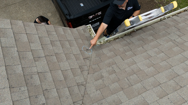 Free Roof Inspections - WE'RE THE TOP CHOICE
San Antonio’s Residential & Commercial Roofing Experts
At Top Choice Roofing & Construction, we know that a strong, dependable roof is the cornerstone of any safe, comfortable home or business. As San Antonio’s premier roofing experts, we combine over 25 years of hands-on experience with industry-leading certifications—fully licensed, insured, and recognized as a Certified GAF® Master Elite® installer—to deliver residential and commercial roofing services you can trust.

Moreover, our commitment to quality and customer satisfaction drives every project from start to finish. We begin by assessing your unique needs—whether you’re recovering from storm damage or simply seeking an upscale roof upgrade—and then guide you through each step, using only the highest-grade materials and proven installation techniques. As a locally owned and operated company, we’re proud to stand behind our work with a comprehensive 25-year warranty and an A+ rating from the Better Business Bureau, so you can rest easy knowing your investment is protected.

Furthermore, our roofing solutions are designed not only to withstand Texas weather extremes but also to enhance curb appeal and boost property value. From clear, transparent estimates to friendly, punctual service, we prioritize your peace of mind and make excellence effortless. When you choose Top Choice Roofing & Construction for reliable roofing services in San Antonio, you’re choosing a partner who puts your safety, satisfaction, and long-term confidence first—every time.
Take advantage of our free roof inspections.  Call us today to schedule!
