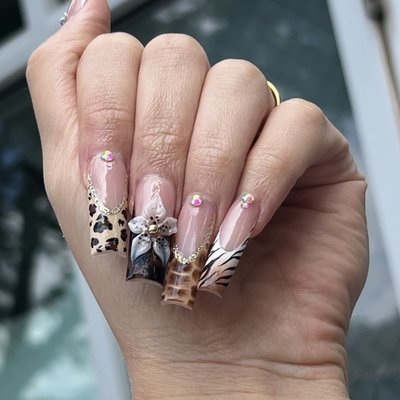 Birthday Nails - Make your birthday extra special with a fresh, customized nail set! Whether you’re celebrating with something classy and elegant or going all-out with glitter, charms, rhinestones, and bold designs, we’ll create a look that matches your birthday vibe.
Perfect for birthday dinners, parties, photoshoots, or simply treating yourself on your special day.
Book your birthday nail appointment and let your nails be part of the celebration! Birthday Nails - Make your birthday extra special with a fresh, customized nail set! Whether you’re celebrating with something classy and elegant or going all-out with glitter, charms, rhinestones, and bold designs, we’ll create a look that matches your birthday vibe.
Perfect for birthday dinners, parties, photoshoots, or simply treating yourself on your special day.
Book your birthday nail appointment and let your nails be part of the celebration!