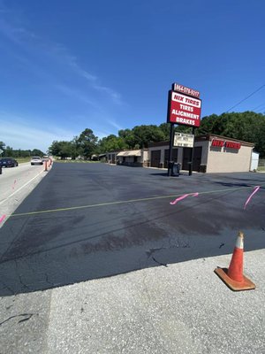 Commercial Sealcoatin - Nix Tire, Inman - Owens Sealcoating just finished up here at Nix Tire in Inman
Chris and Mark Nix I would recommend to anyone for tires and Brakes, Great guys!!!
We appreciate your Business!!!