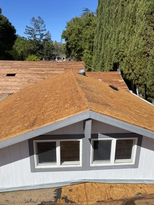 Roof replacement - Roof replacement, 
We start with: 
• Tear off 
• Wood damaged replacement 
• Installation of paper 
• Installation of shingles