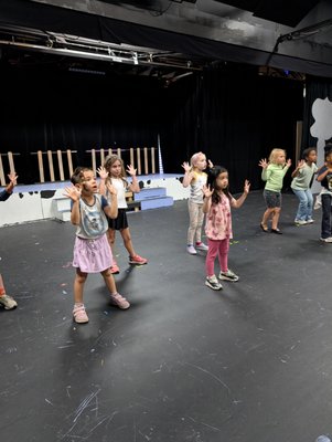 Musical Theatre Minis - Musical Theater Minis work with HITS instructors to learn songs and dances from a selected musical — then perform them live for family and friends at a mini-showcase on the final day of class! (The mini-showcase is a free, non-ticketed event.)
Minis will grow as performers by building confidence and learning the value of teamwork. Musical Theatre Minis - Musical Theater Minis work with HITS instructors to learn songs and dances from a selected musical — then perform them live for family and friends at a mini-showcase on the final day of class! (The mini-showcase is a free, non-ticketed event.)
Minis will grow as performers by building confidence and learning the value of teamwork.