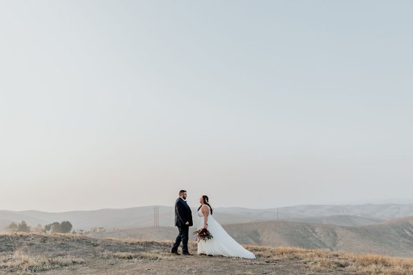 Now Booking 2024 - The Blue Barn Ranch is nestled in the foothills of Kern County, with sweeping hilltop views of the Sierra Mountains. The BBR is a charming, Rustic "off the grid" Wedding and Private Event Venue on 40 acres in the Bakersfield area.