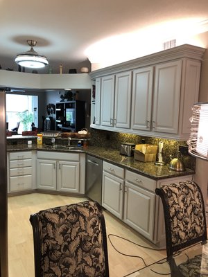 Painting Kitchen Cabinets - Painting Kitchen Cabinets
Color - Screen Gray Painting Kitchen Cabinets - Painting Kitchen Cabinets
Color - Screen Gray