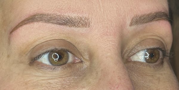 Combo Brow - A combo brow is achieved by using two different techniques. Microblading provides a hair-like stroke appearance and machine shading gives a softened powder/makeup look. Combo Brow - A combo brow is achieved by using two different techniques. Microblading provides a hair-like stroke appearance and machine shading gives a softened powder/makeup look.