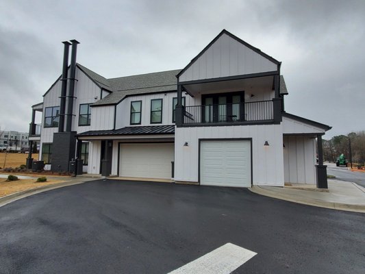 Residential and Custom Garage Doors - Our team of experienced professionals can provide you with fast and reliable service for all of your garage door repair needs. We specialize in residential and commercial garage door repair, installation, and maintenance services.