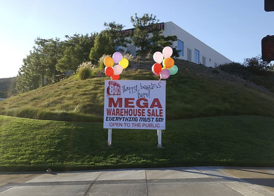 Banner Printing Services - Signage is often the first introduction that people have when approaching your event, booth, office or building. It is important that your signage is clear, concise and current. Call us today and let us create a banner, sign or trade show display.