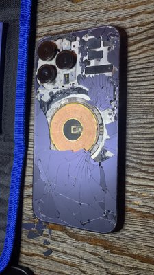 iPhone 14 Pro Max Screen Repair – Same Day - Customer walked in with a cracked iPhone 14 Pro Max screen. We replaced the screen and battery within 45 minutes using Excellent-quality parts. Warranty included.