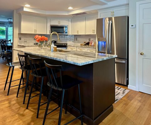 Newburyport, MA Refaced Kitchen, 2024 - Another beautiful cabinet refacing project completed in Newburyport, MA!
We updated this kitchen with custom doors, drawer fronts, and fresh finishes—completely transforming the space without the cost of a full remodel.
Thinking about giving your kitchen a new look? Call Ideal Home Improvement at (978) 314-7882—serving Newburyport and surrounding areas 24/7!
📸 Swipe to see the transformation!
Hashtags:
#NewburyportMA #CabinetRefacing #KitchenTransformation #BeforeAndAfter #KitchenUpgrade #MassachusettsHomes #IdealHomeImprovement #RefacedNotReplaced Newburyport, MA Refaced Kitchen, 2024 - Another beautiful cabinet refacing project completed in Newburyport, MA!
We updated this kitchen with custom doors, drawer fronts, and fresh finishes—completely transforming the space without the cost of a full remodel.
Thinking about giving your kitchen a new look? Call Ideal Home Improvement at (978) 314-7882—serving Newburyport and surrounding areas 24/7!
📸 Swipe to see the transformation!
Hashtags:
#NewburyportMA #CabinetRefacing #KitchenTransformation #BeforeAndAfter #KitchenUpgrade #MassachusettsHomes #IdealHomeImprovement #RefacedNotReplaced