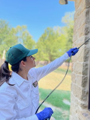 Pest Control - For Austin residents, pests can be a problem throughout the year. Our warm, humid climate creates a perfect breeding ground where bugs and insects can thrive.