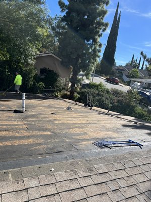 Redlands Re Roof - These was a half of the roof it was 21 squares double felted and 80 feet of ridge cap it took us 2 days to tear off and double felted and shingles installed
