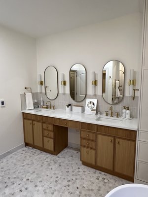 Kitchen and Bathroom Remodel - Complete kitchen and bathroom remodel featuring custom cabinetry, custom countertops, a built-in bathroom vanity, freestanding soaking tub, and a custom walk-in steam shower. Kitchen and Bathroom Remodel - Complete kitchen and bathroom remodel featuring custom cabinetry, custom countertops, a built-in bathroom vanity, freestanding soaking tub, and a custom walk-in steam shower.