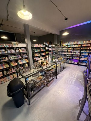 Clouds Summer - SERVING THE LOWER FAIRFIELD AND WESTCHESTER COUNTIES, WE OFFER OUR CLIENTELE A LARGE RANGE OF E-CIGARETTES, E-LIQUIDS, VAPOR ACCESSORIES & MORE FROM THE MOST HIGHLY REPUTED BRANDS ACROSS THE COUNTRY, CATERING TO THE SOPHISTICATED TASTES OF BEGINNERS AND AFICIONADOS, ALIKE.